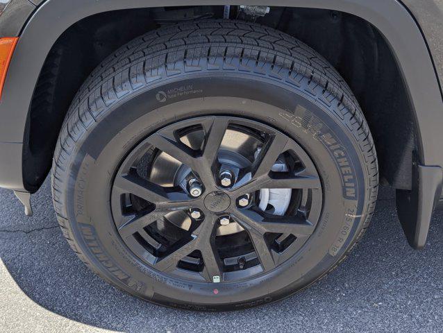 new 2025 Jeep Grand Cherokee car, priced at $48,150