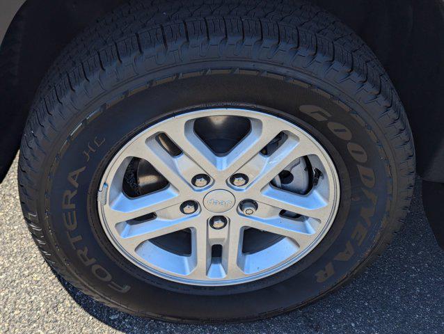 new 2025 Jeep Grand Cherokee car, priced at $41,045