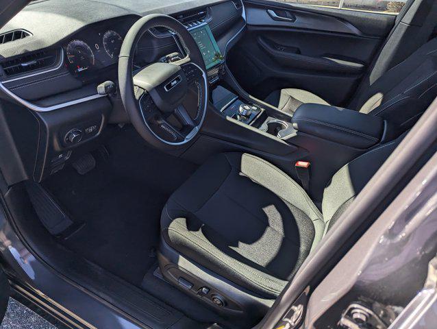 new 2025 Jeep Grand Cherokee car, priced at $43,795