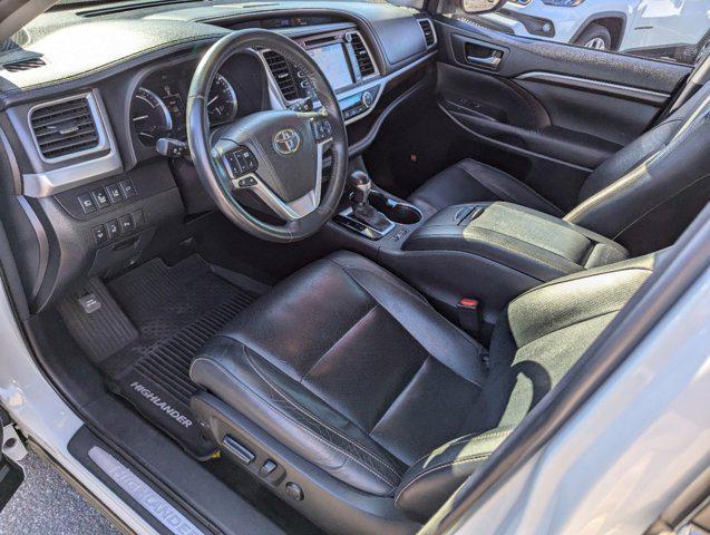 used 2015 Toyota Highlander Hybrid car, priced at $25,999