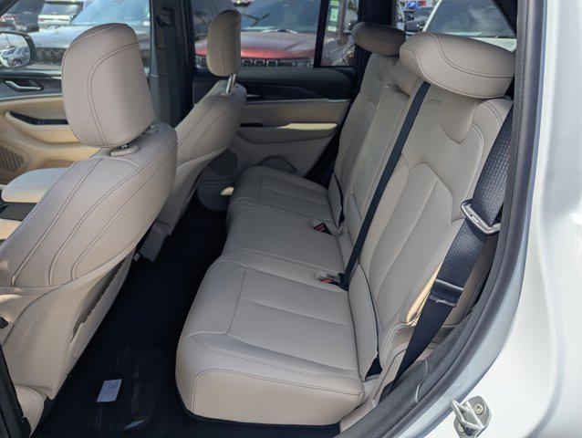 new 2025 Jeep Grand Cherokee car, priced at $47,895