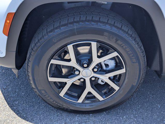 new 2025 Jeep Grand Cherokee car, priced at $51,249