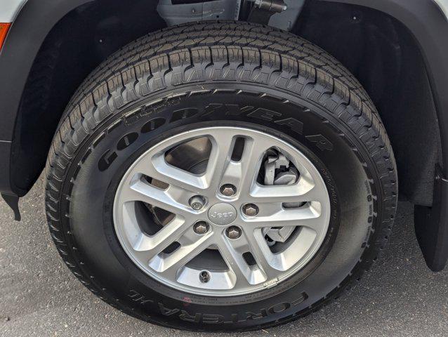new 2025 Jeep Grand Cherokee car, priced at $44,245