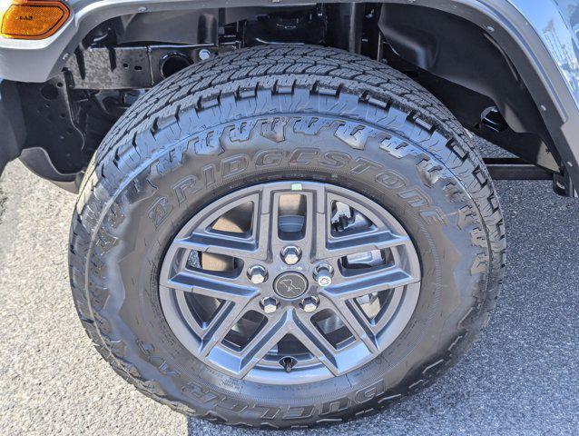 new 2025 Jeep Gladiator car, priced at $50,400