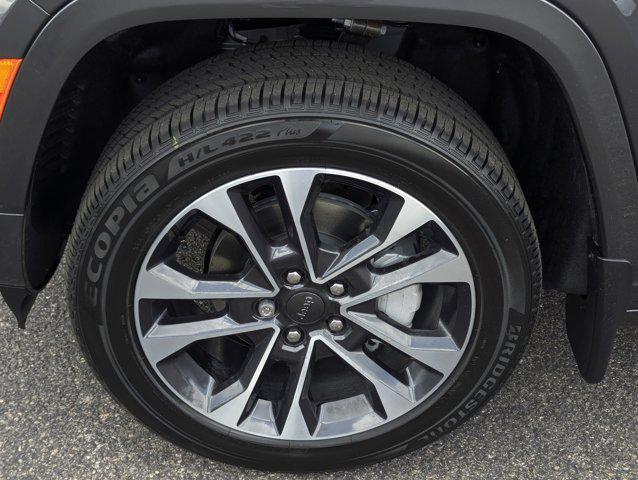 new 2025 Jeep Grand Cherokee car, priced at $65,660