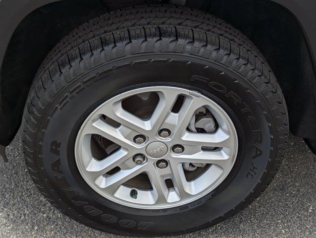 used 2023 Jeep Grand Cherokee car, priced at $30,999