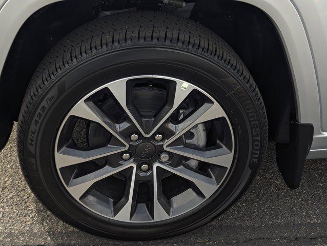 new 2025 Jeep Grand Cherokee L car, priced at $69,405