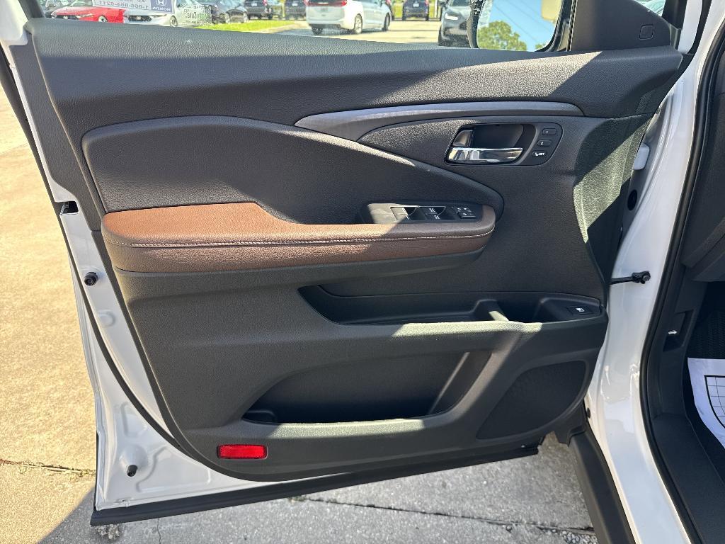new 2025 Honda Ridgeline car, priced at $43,655