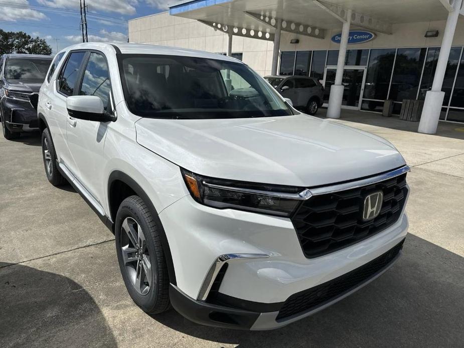 new 2024 Honda Pilot car, priced at $42,282