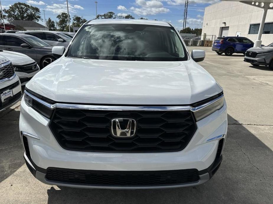 new 2024 Honda Pilot car, priced at $42,282