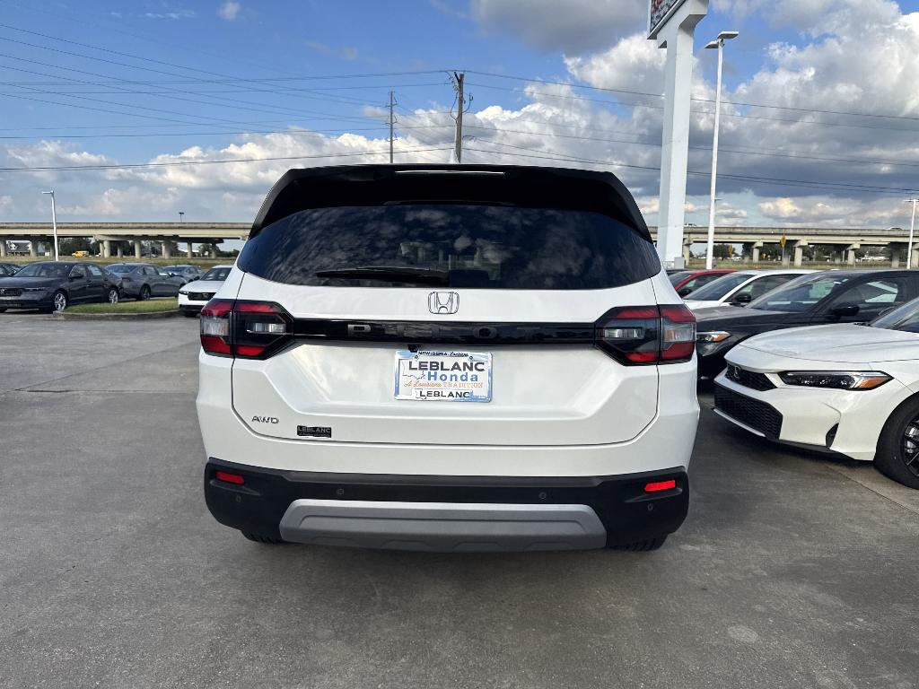 new 2025 Honda Pilot car, priced at $44,695