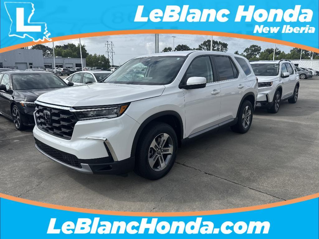 new 2025 Honda Pilot car, priced at $45,405