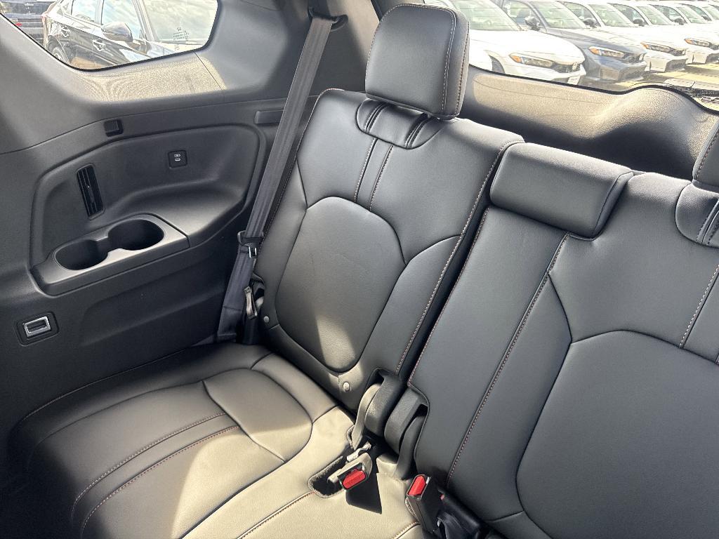 new 2025 Honda Pilot car, priced at $48,259