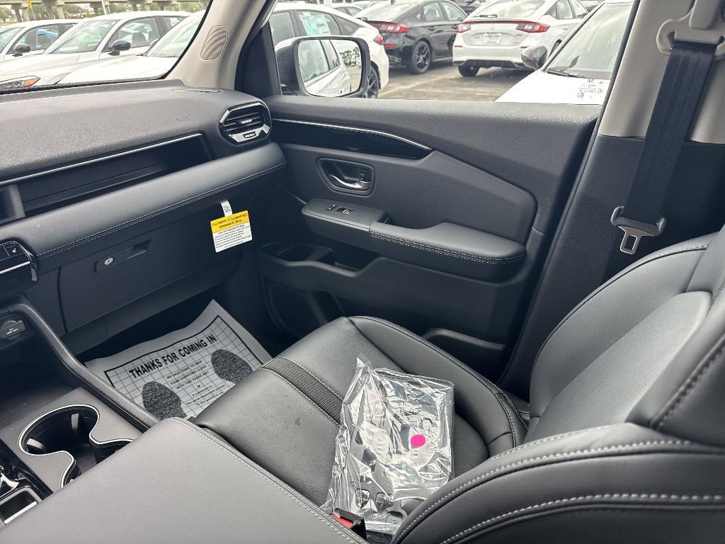 new 2025 Honda Pilot car, priced at $46,113