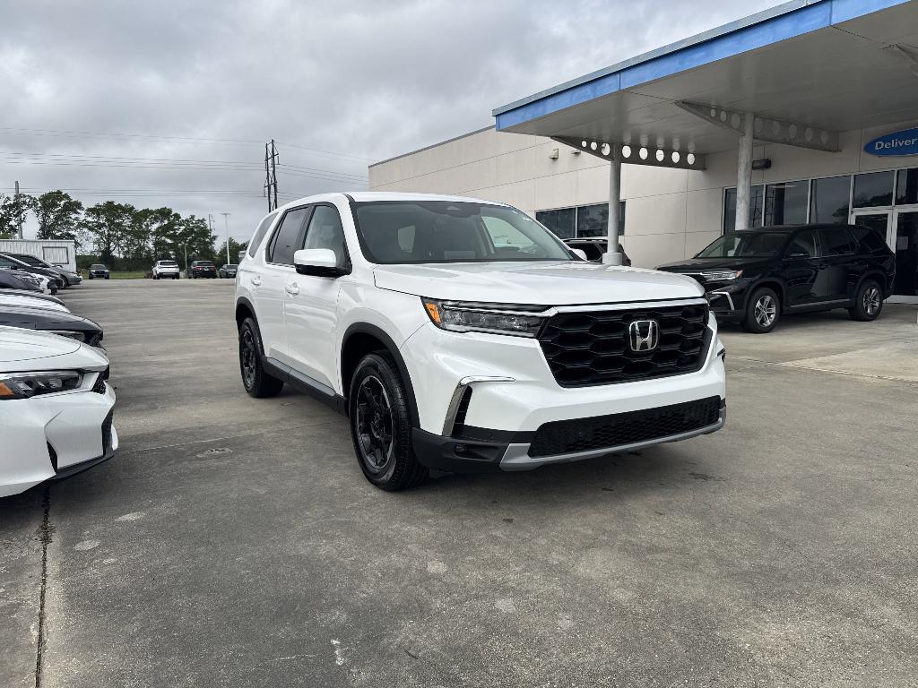 new 2025 Honda Pilot car, priced at $46,113