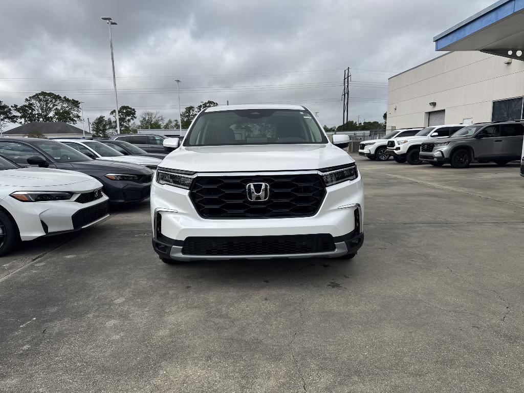 new 2025 Honda Pilot car, priced at $46,113