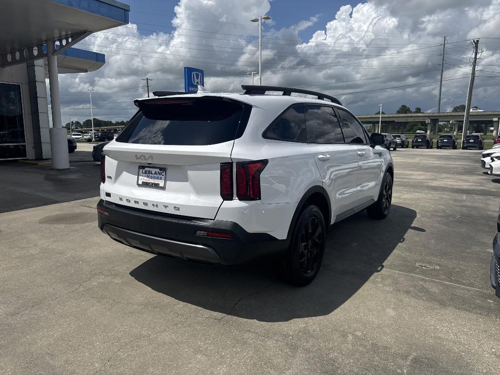used 2022 Kia Sorento car, priced at $24,897