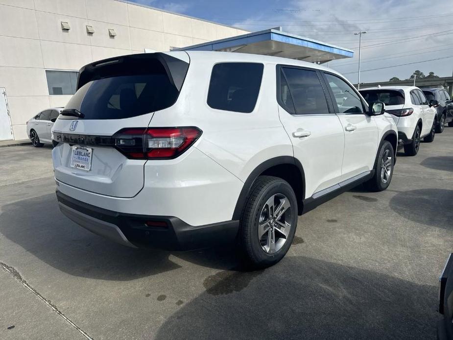 used 2025 Honda Pilot car, priced at $42,499