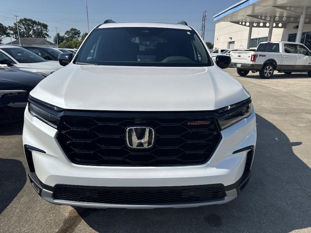 new 2025 Honda Pilot car, priced at $48,259
