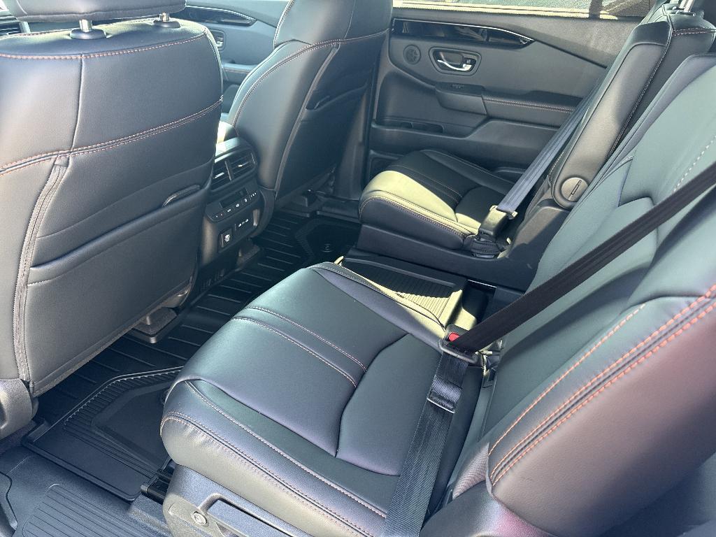 new 2025 Honda Pilot car, priced at $48,259