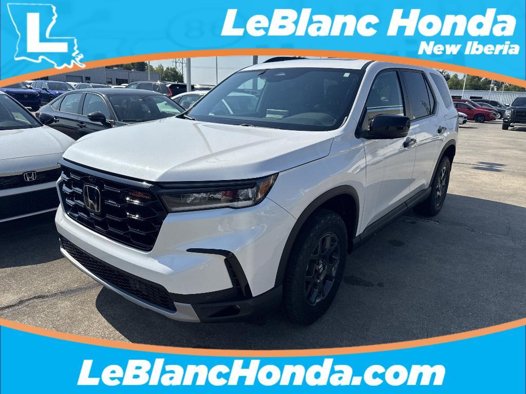 new 2025 Honda Pilot car, priced at $48,259