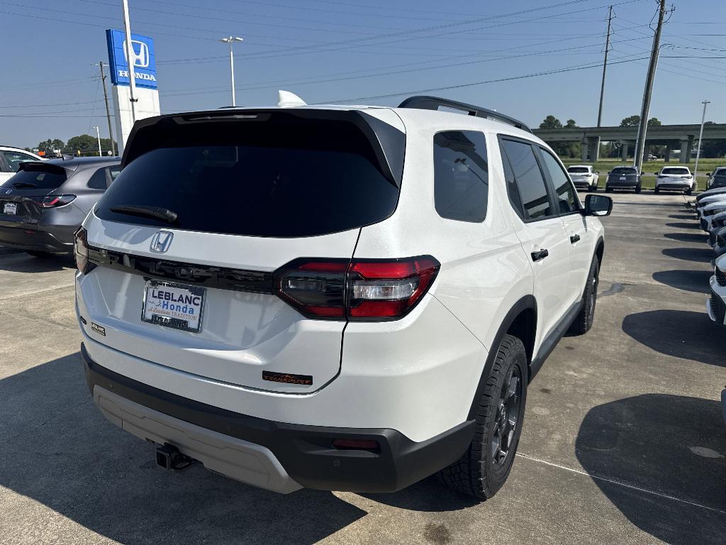 new 2025 Honda Pilot car, priced at $48,259