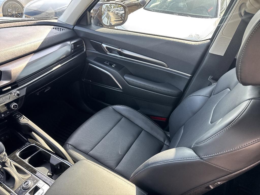 used 2025 Kia Telluride car, priced at $38,899