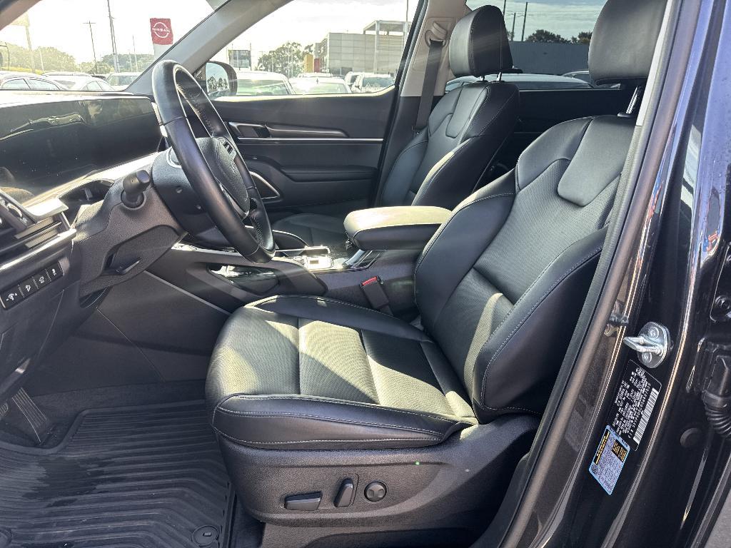 used 2025 Kia Telluride car, priced at $38,899