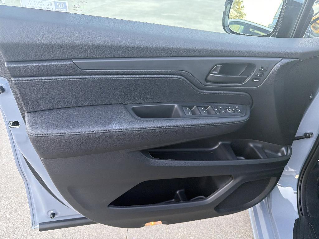 new 2026 Honda Odyssey car, priced at $43,095