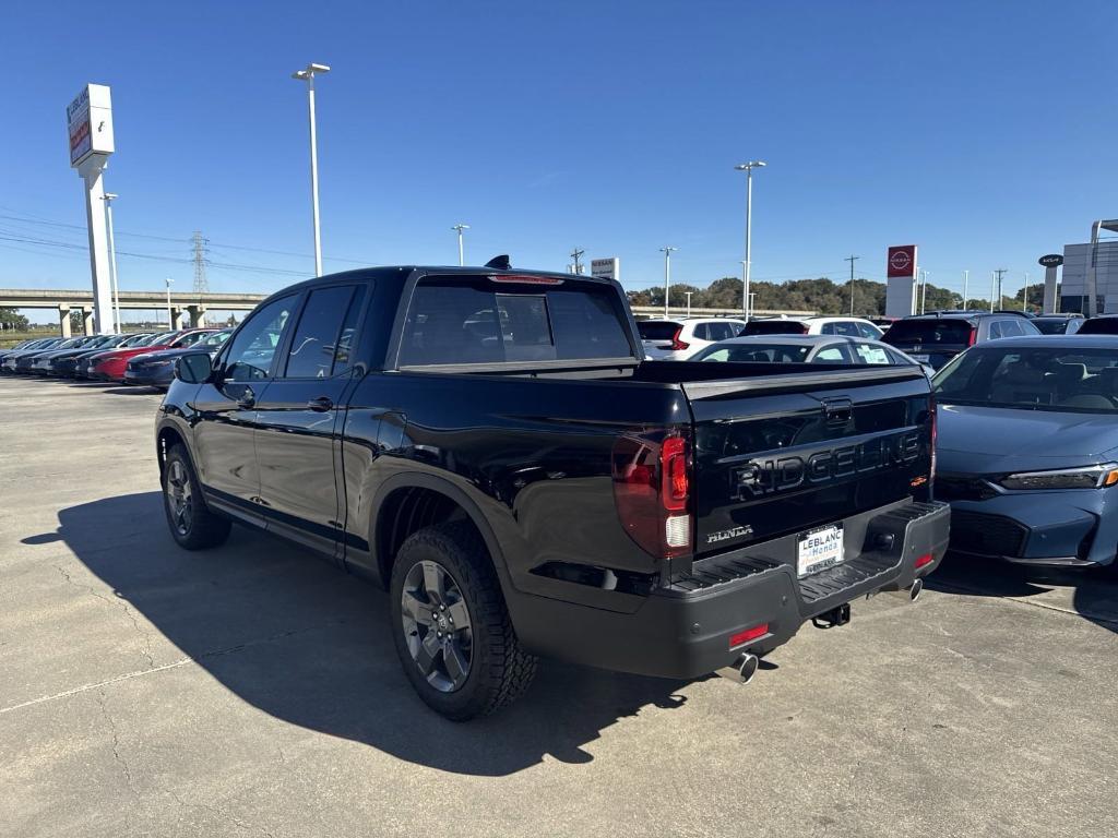 new 2025 Honda Ridgeline car, priced at $43,961