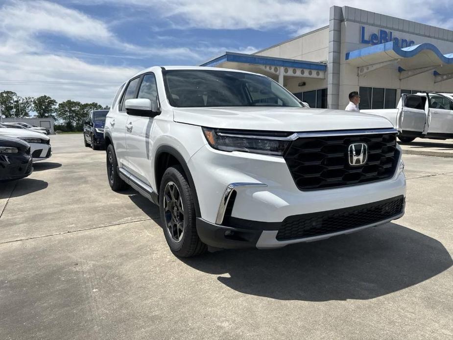 new 2025 Honda Pilot car, priced at $43,024