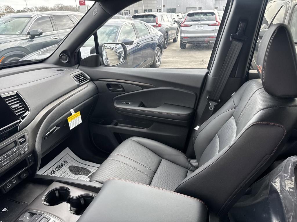 new 2025 Honda Ridgeline car, priced at $44,016