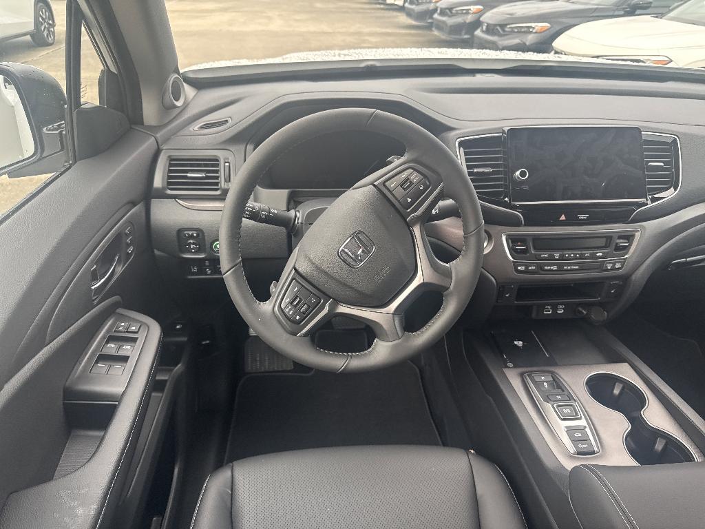 new 2025 Honda Ridgeline car, priced at $42,192