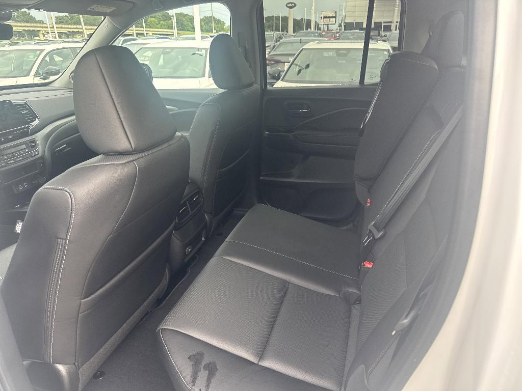 new 2025 Honda Ridgeline car, priced at $42,192