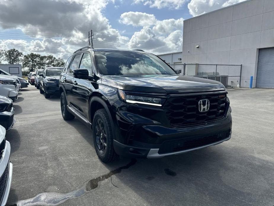 new 2025 Honda Pilot car, priced at $47,732