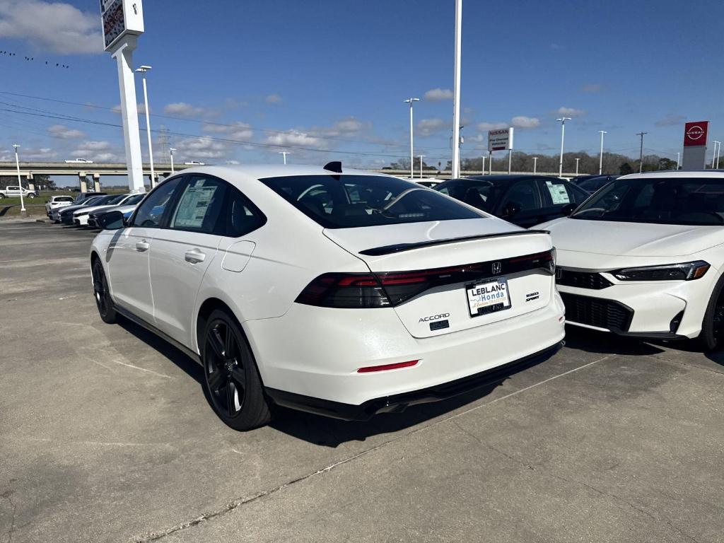 new 2025 Honda Accord Hybrid car