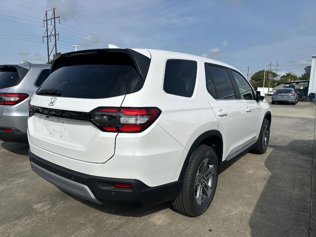 new 2025 Honda Pilot car, priced at $45,405