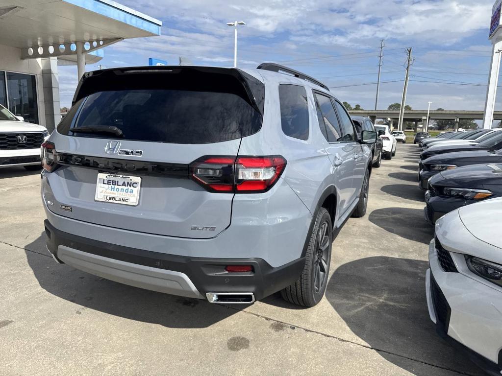 new 2025 Honda Pilot car, priced at $50,604