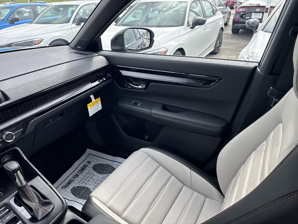 new 2025 Honda CR-V Hybrid car, priced at $39,536