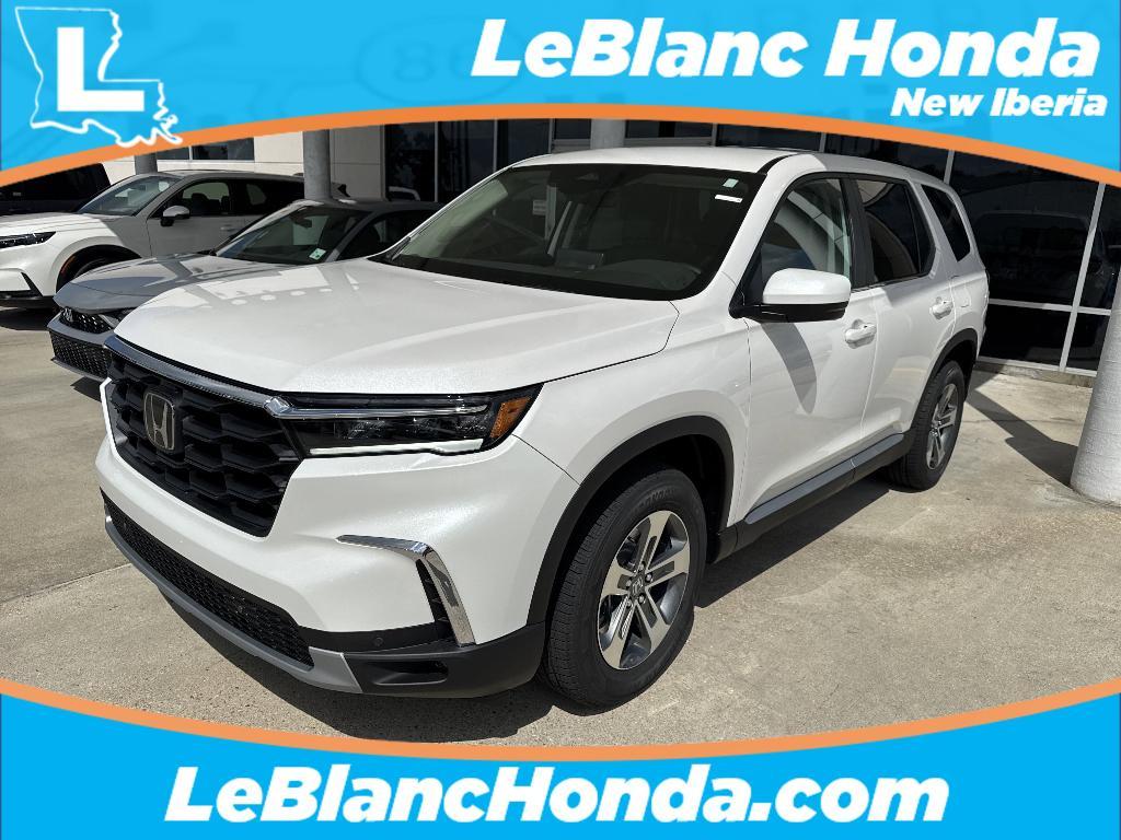new 2025 Honda Pilot car, priced at $42,680