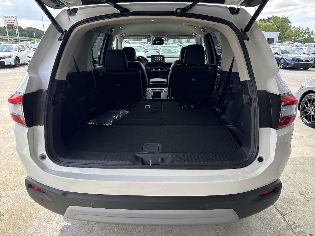 new 2025 Honda Pilot car, priced at $42,680