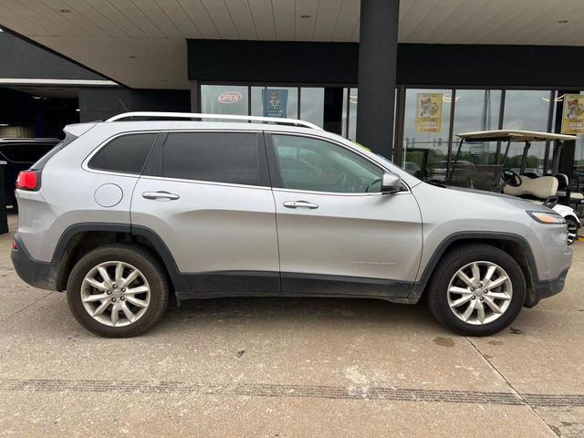 used 2015 Jeep Cherokee car, priced at $11,995