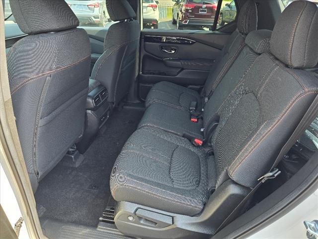 new 2025 Honda Pilot car, priced at $42,980