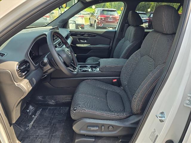 new 2025 Honda Pilot car, priced at $42,980