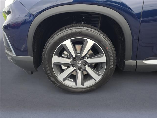 new 2025 Honda Pilot car, priced at $48,990