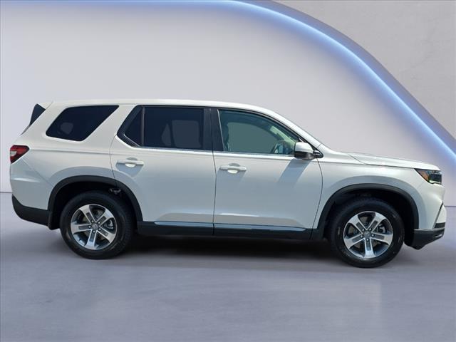 new 2025 Honda Pilot car, priced at $45,405