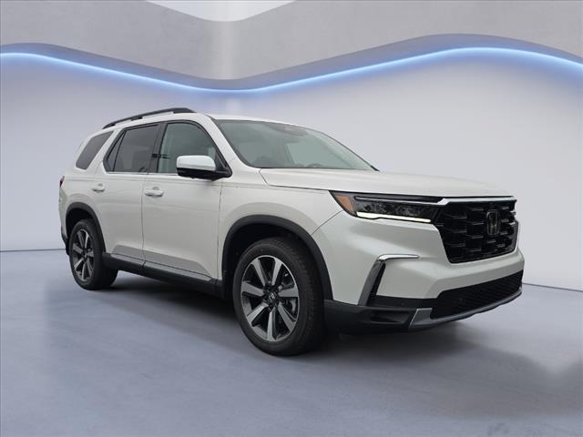 new 2025 Honda Pilot car, priced at $54,985