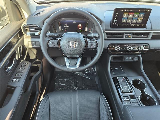 new 2025 Honda Pilot car, priced at $54,985