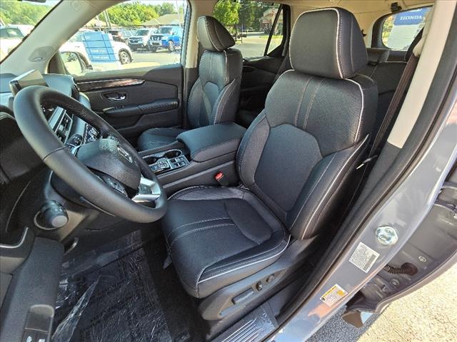 new 2025 Honda Pilot car, priced at $54,985
