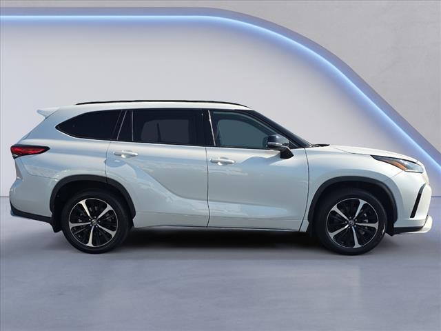 used 2022 Toyota Highlander car, priced at $38,979